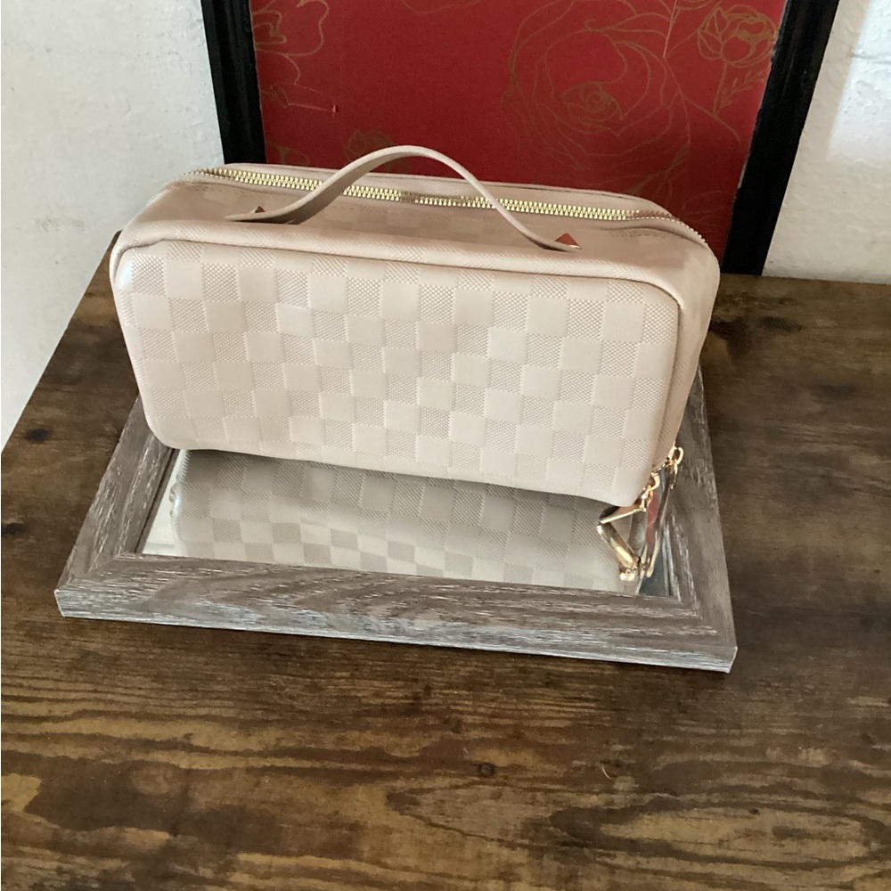 Elegant Cream Checkered Travel Bag